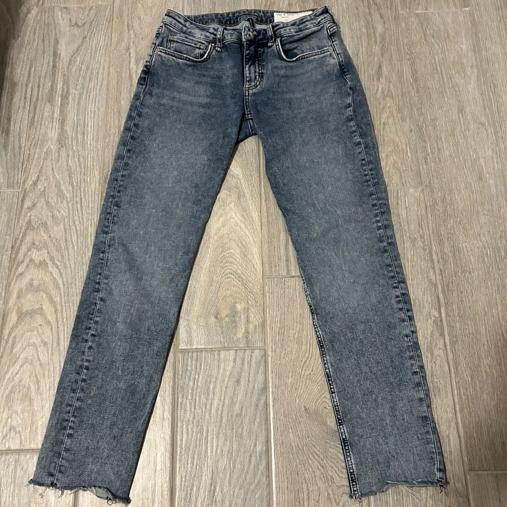 LIKE NEW! Women's Rag & Bone Nora Dre Low Rise Boyfriend Jeans - 25 - Picture 2 of 12